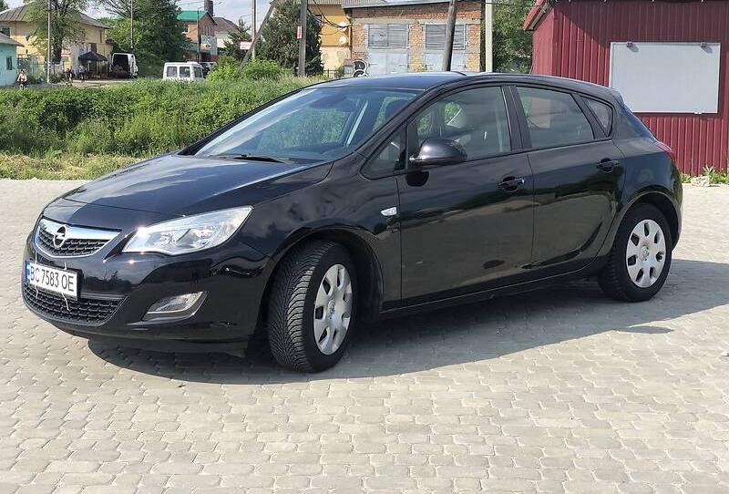 Opel Astra J 2010