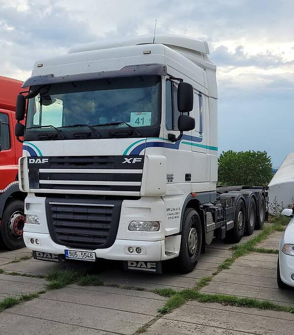DAF XF 105  8x4 2011