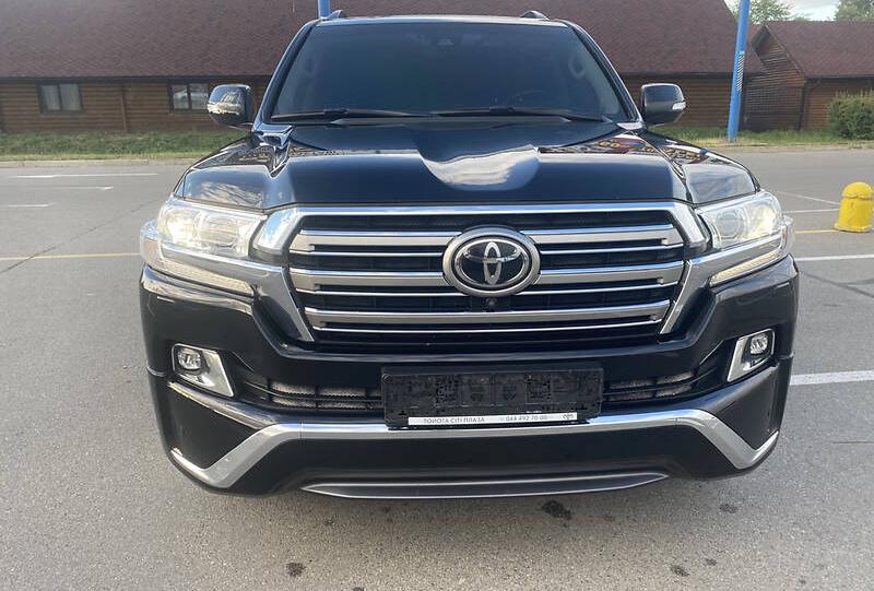 Toyota Land Cruiser 200 Premium  2018
