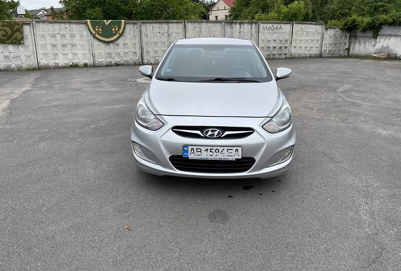 Hyundai Accent 2012