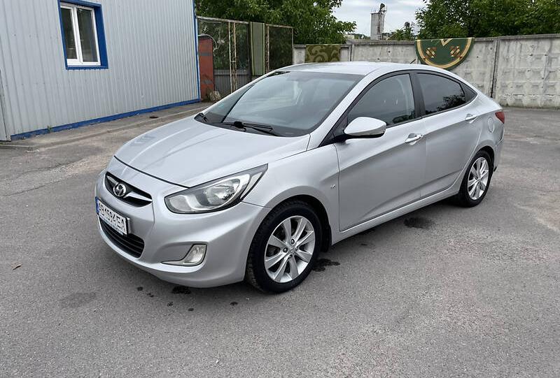 Hyundai Accent 2012