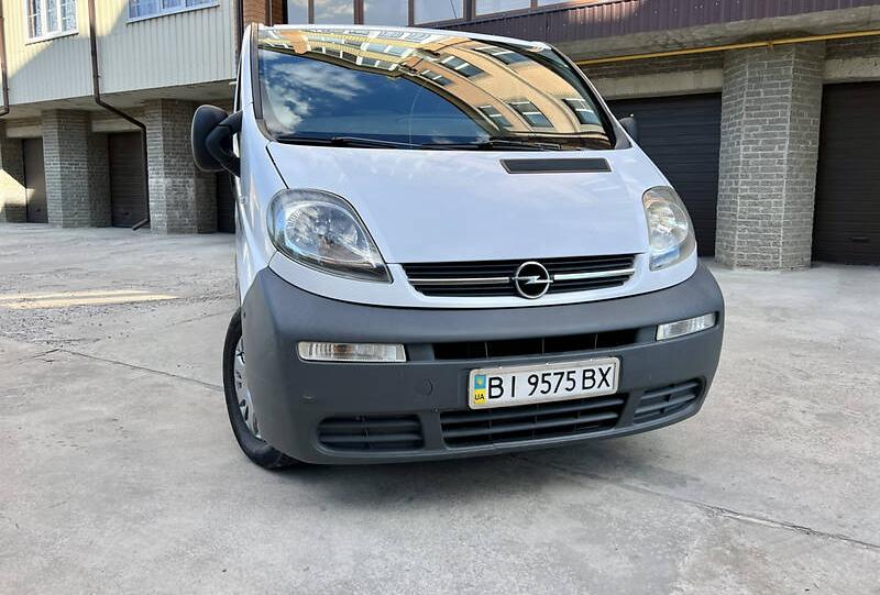 Opel Vivaro пасс. 2005