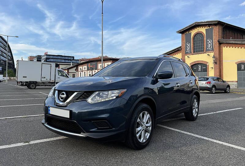 Nissan Rogue  S 2015