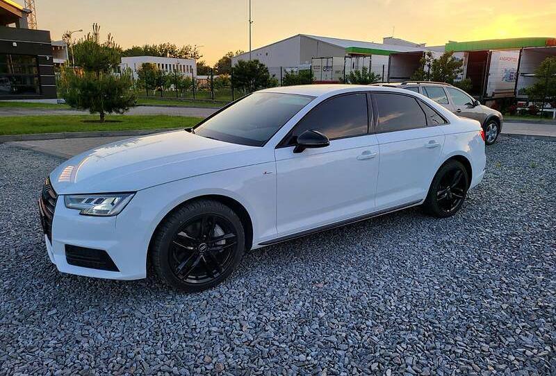 Audi A4 SLINE MATRIX 2016