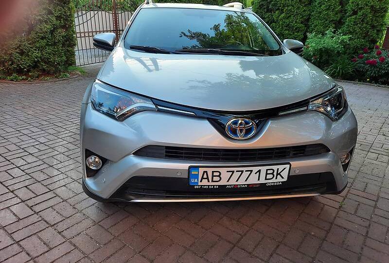 Toyota RAV4 XLE 2016