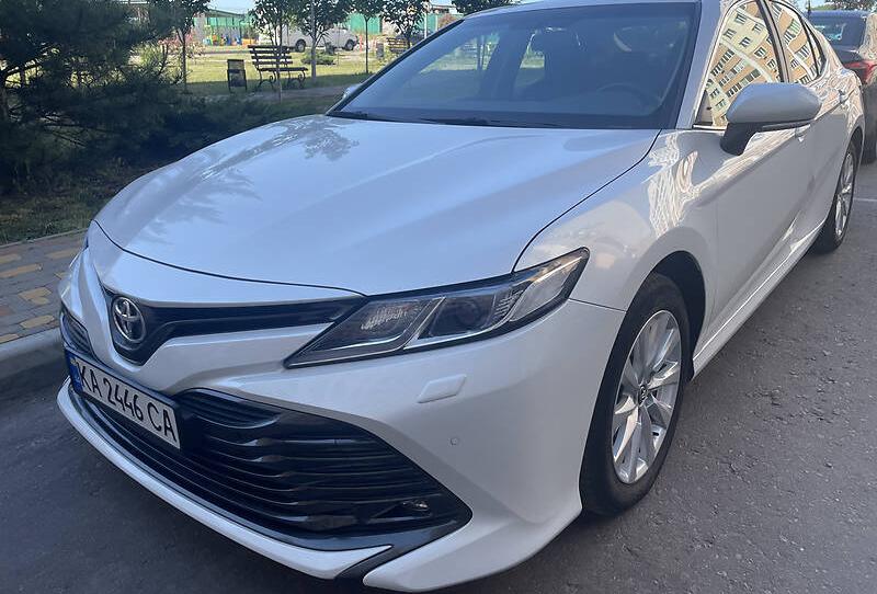 Toyota Camry 2019