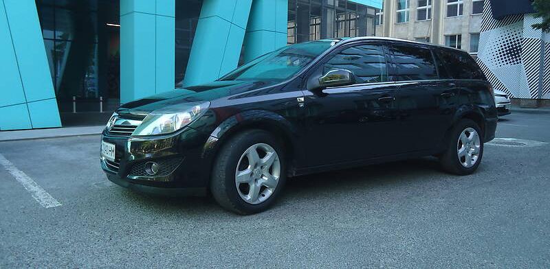 Opel Astra H 111 2010