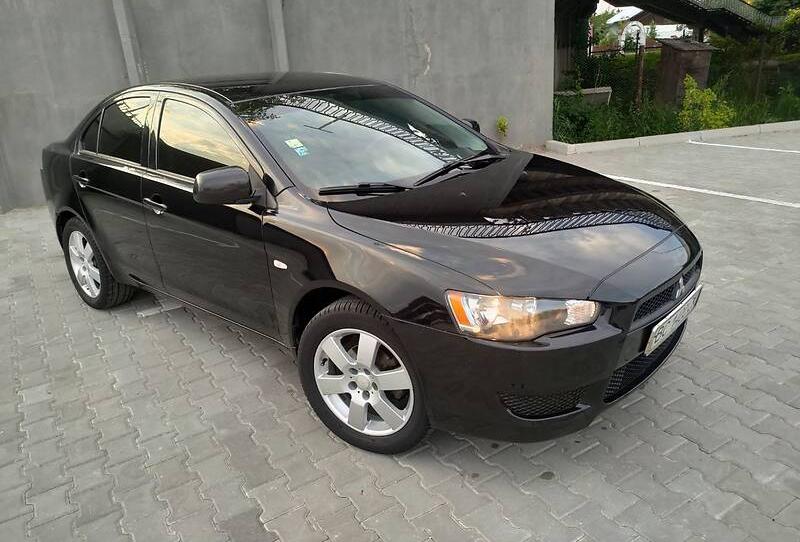Mitsubishi Lancer X 2011