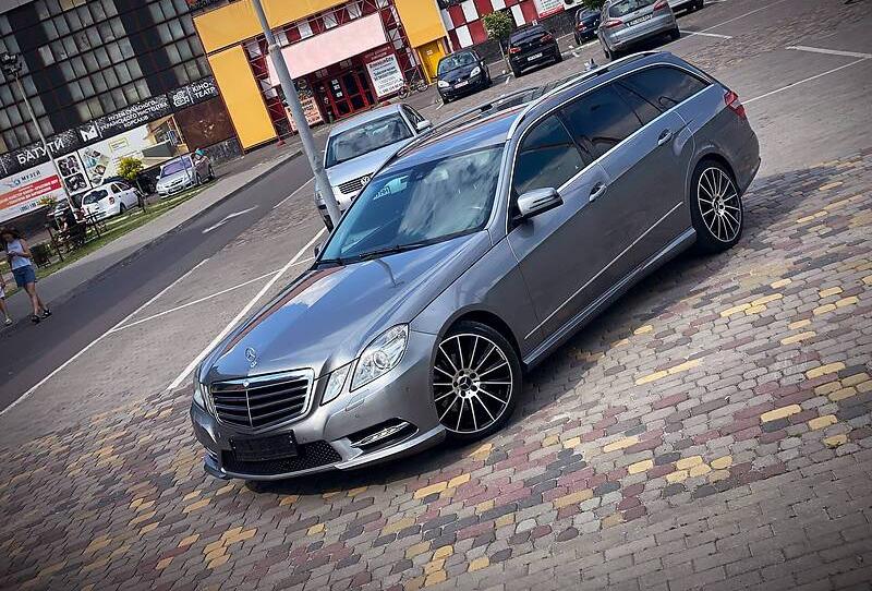 Mercedes-Benz E 200 AMG 2012