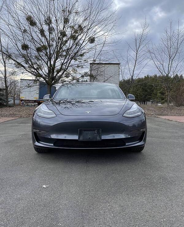 Tesla Model 3 2020