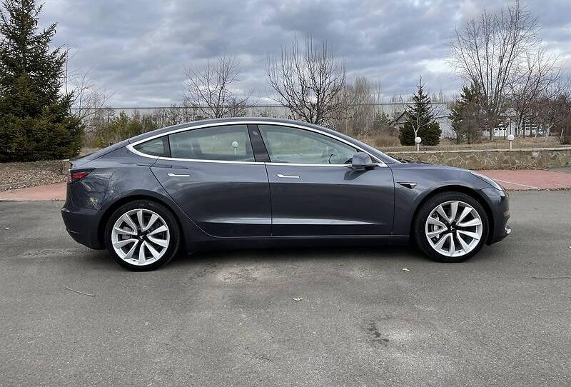Tesla Model 3 2020