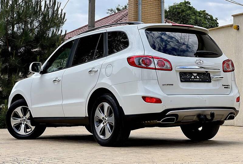 Hyundai Santa FE O F F I C I A L S 2012