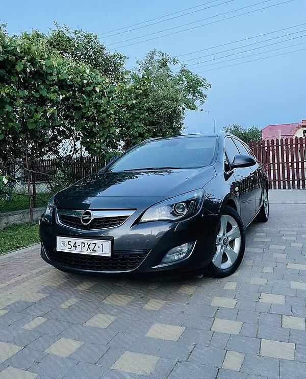 Opel Astra J OPC Line Cosmo 2012