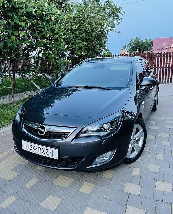 Opel Astra J OPC Line Cosmo 2012