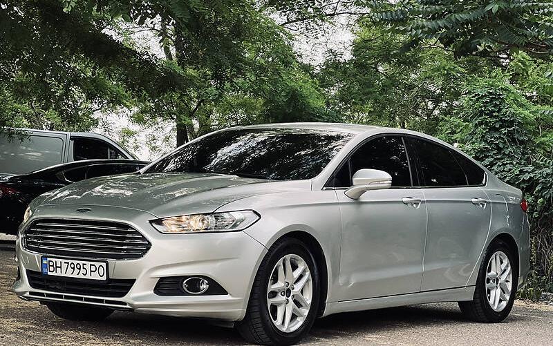 Ford Fusion SE 2015