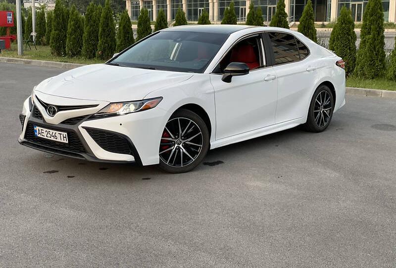 Toyota Camry 2021