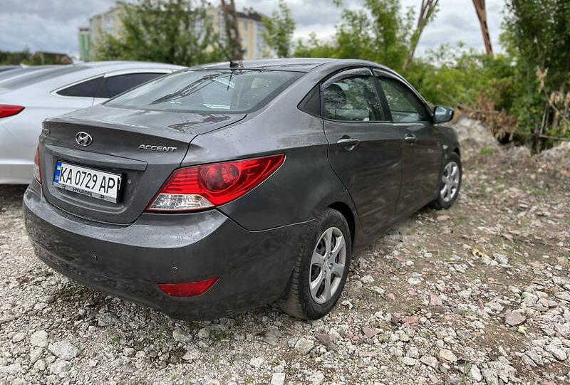 Hyundai Accent 2011