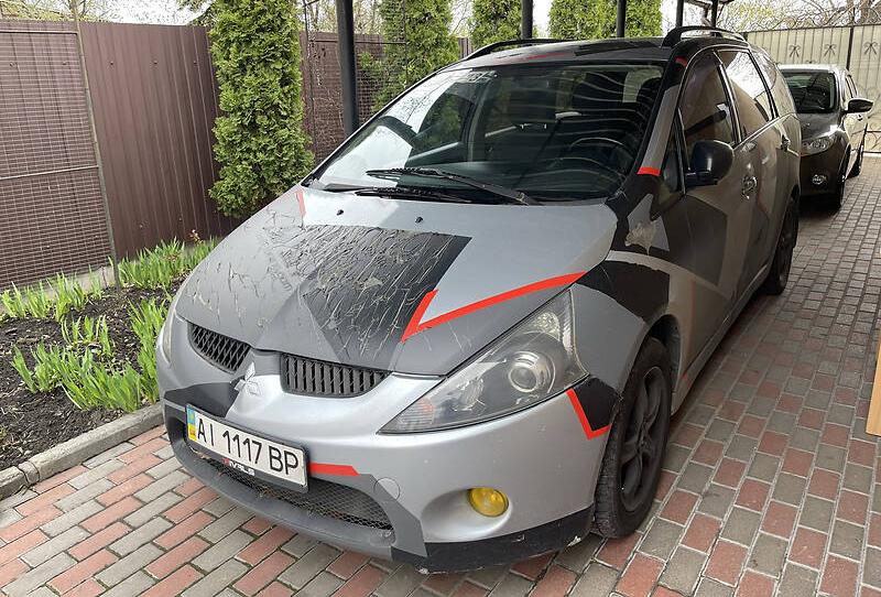 Mitsubishi Grandis 2006