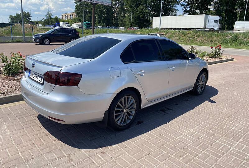 Volkswagen Jetta 2011