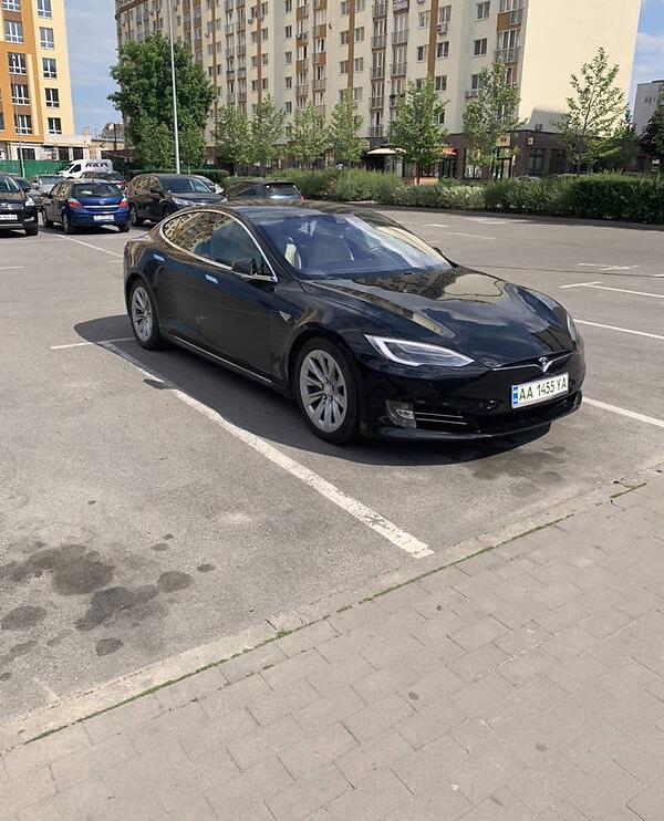 Tesla Model S 2016