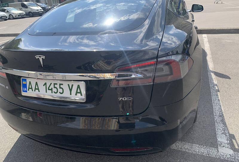 Tesla Model S 2016