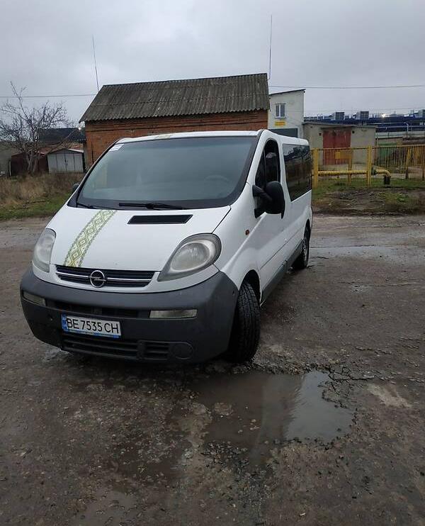 Opel Vivaro пасс. 2005