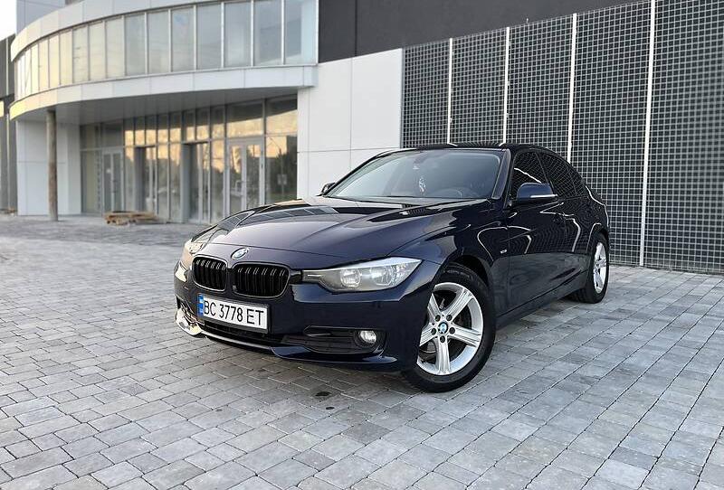 BMW 318 2012