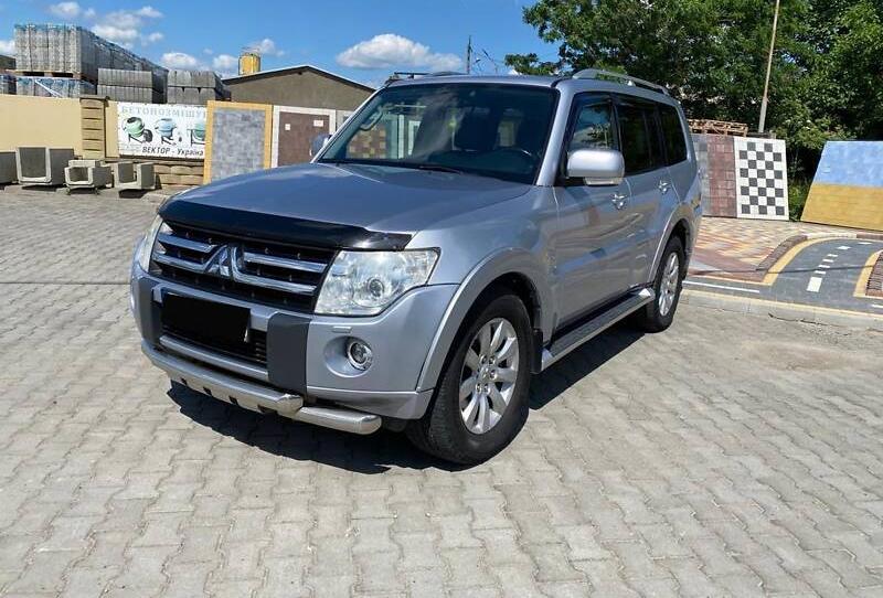 Mitsubishi Pajero IV 2010