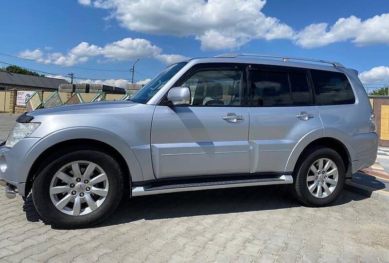 Mitsubishi Pajero IV 2010