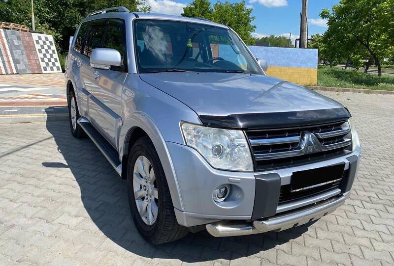 Mitsubishi Pajero IV 2010