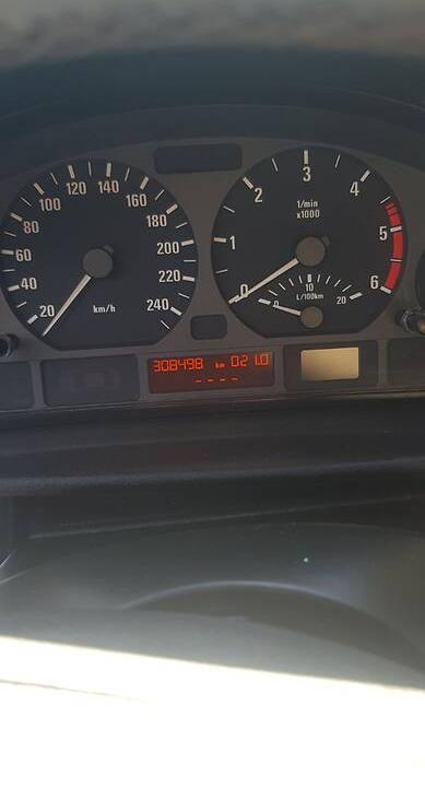 BMW 320 2001