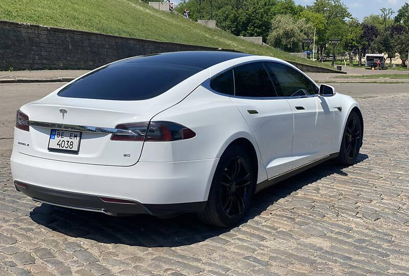 Tesla Model S 2013
