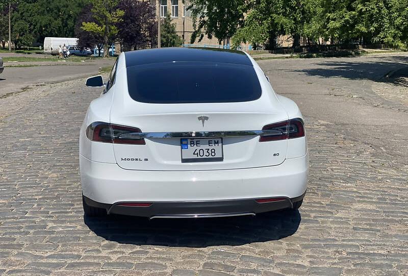 Tesla Model S 2013