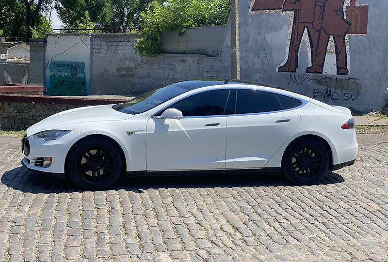 Tesla Model S 2013