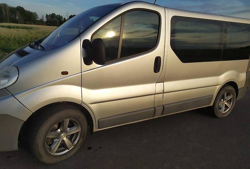Opel Vivaro пасс. 2006