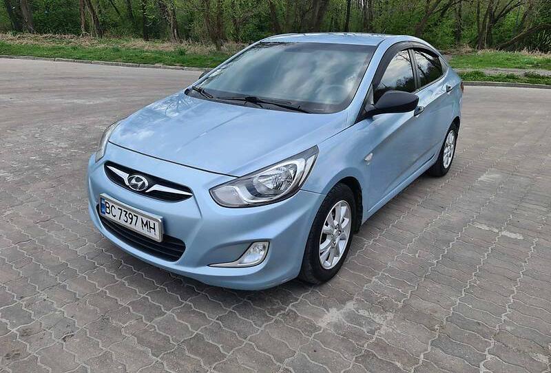 Hyundai Accent 2013
