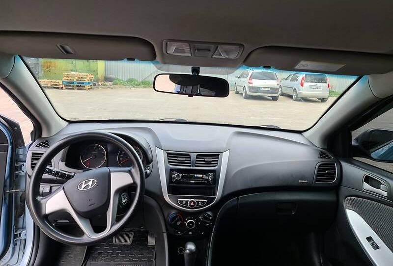 Hyundai Accent 2013