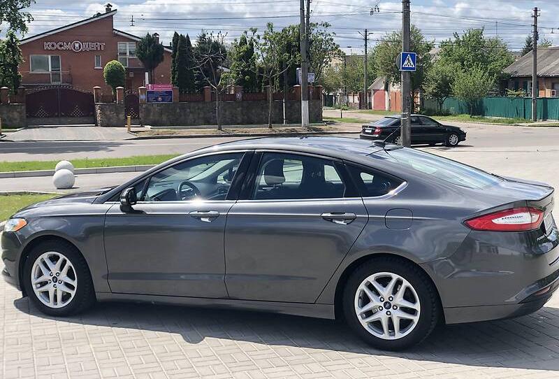 Ford Fusion SE 2016