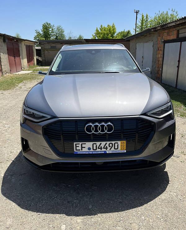 Audi e-tron 2019