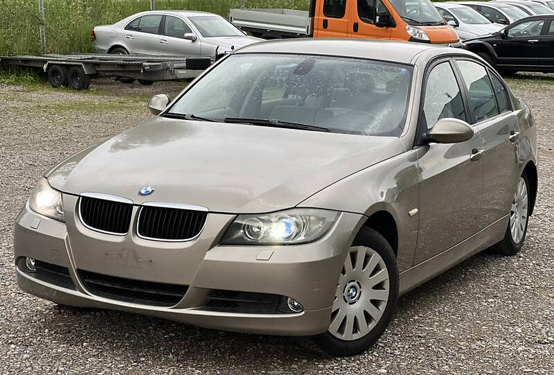 BMW 320 2008