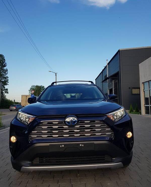 Toyota RAV4 XLE 2021
