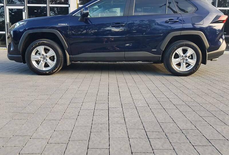 Toyota RAV4 XLE 2021
