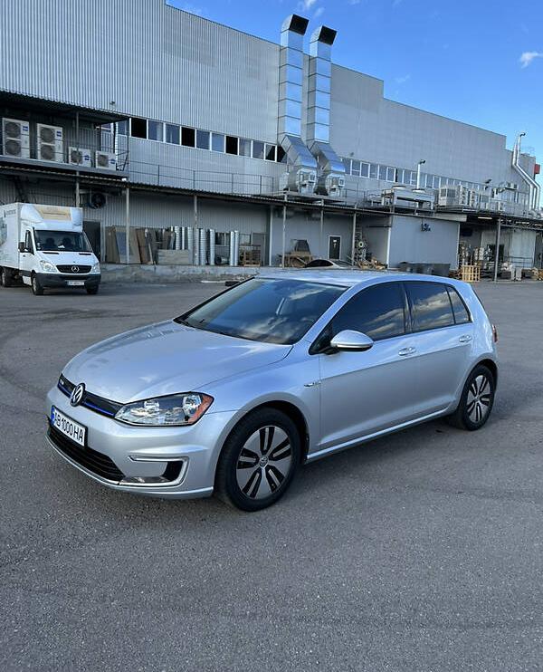 Volkswagen e-Golf 2016