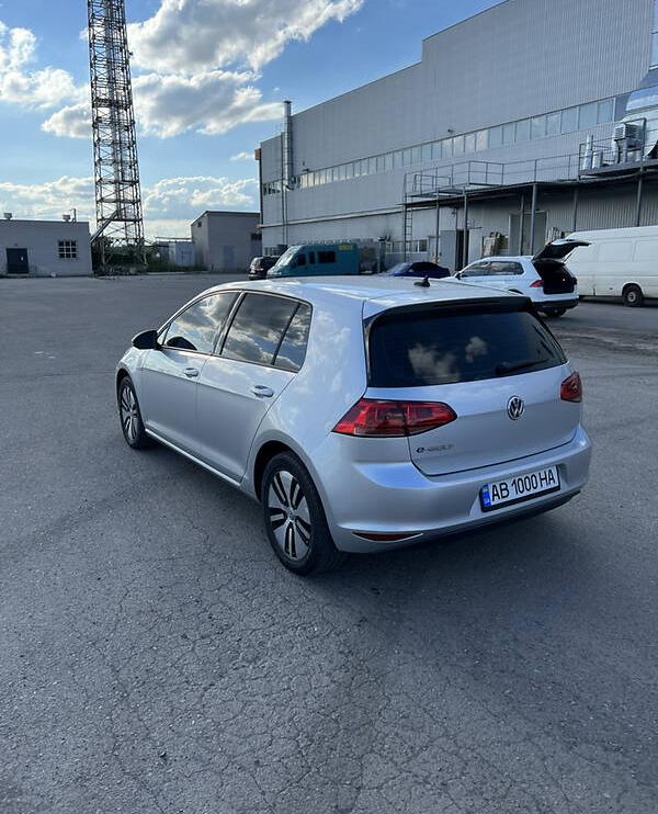 Volkswagen e-Golf 2016