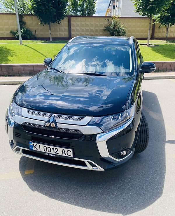 Mitsubishi Outlander 2021