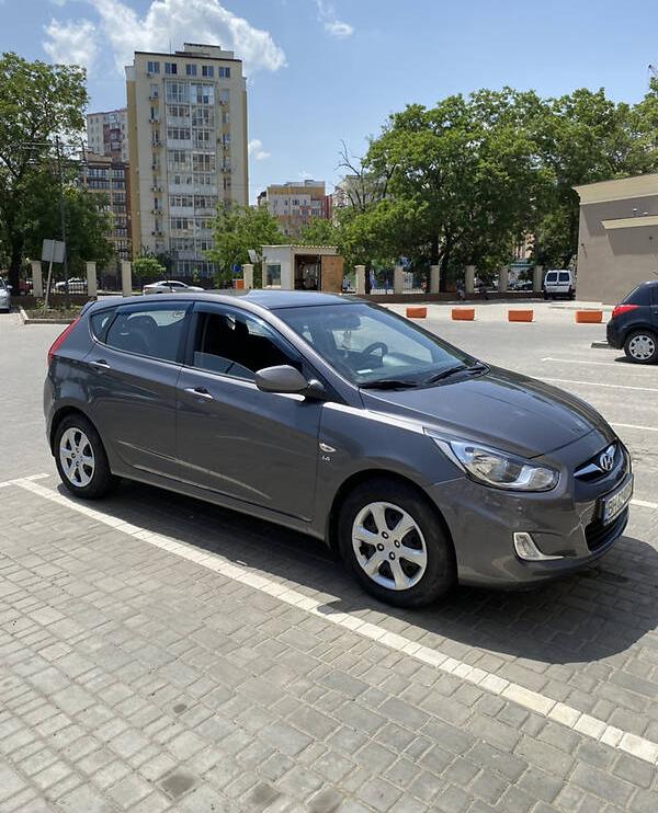 Hyundai Accent 2012