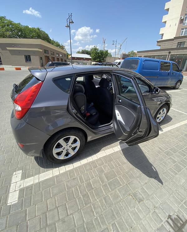 Hyundai Accent 2012