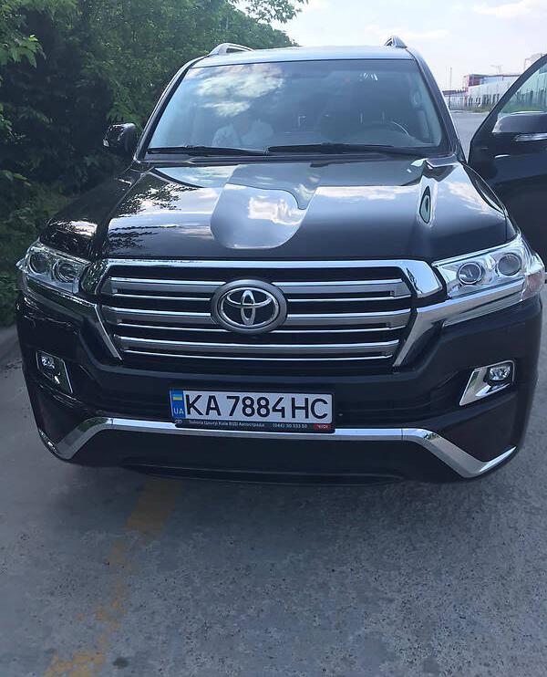 Toyota Land Cruiser 200 2019