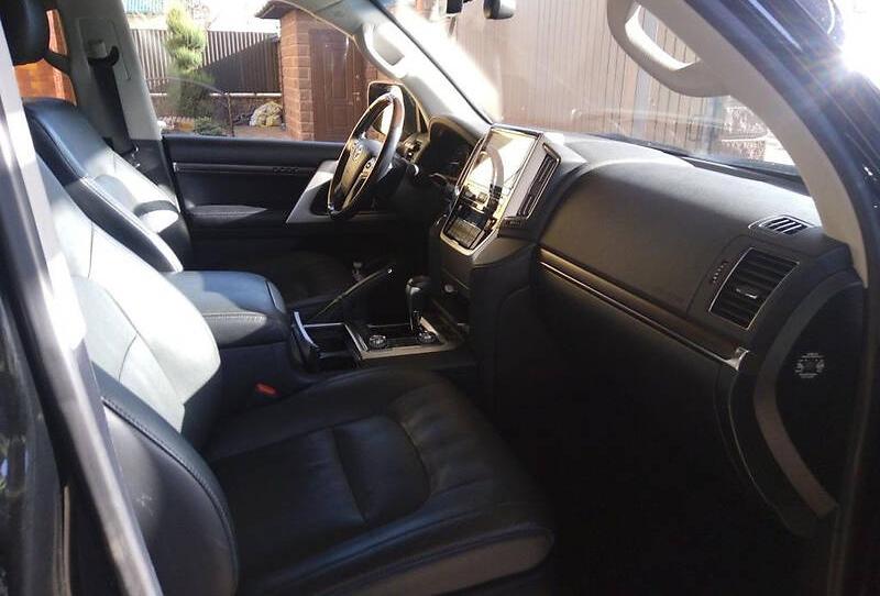 Toyota Land Cruiser 200 2019
