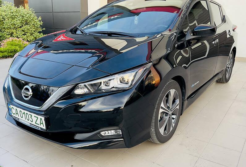 Nissan Leaf SV  2019